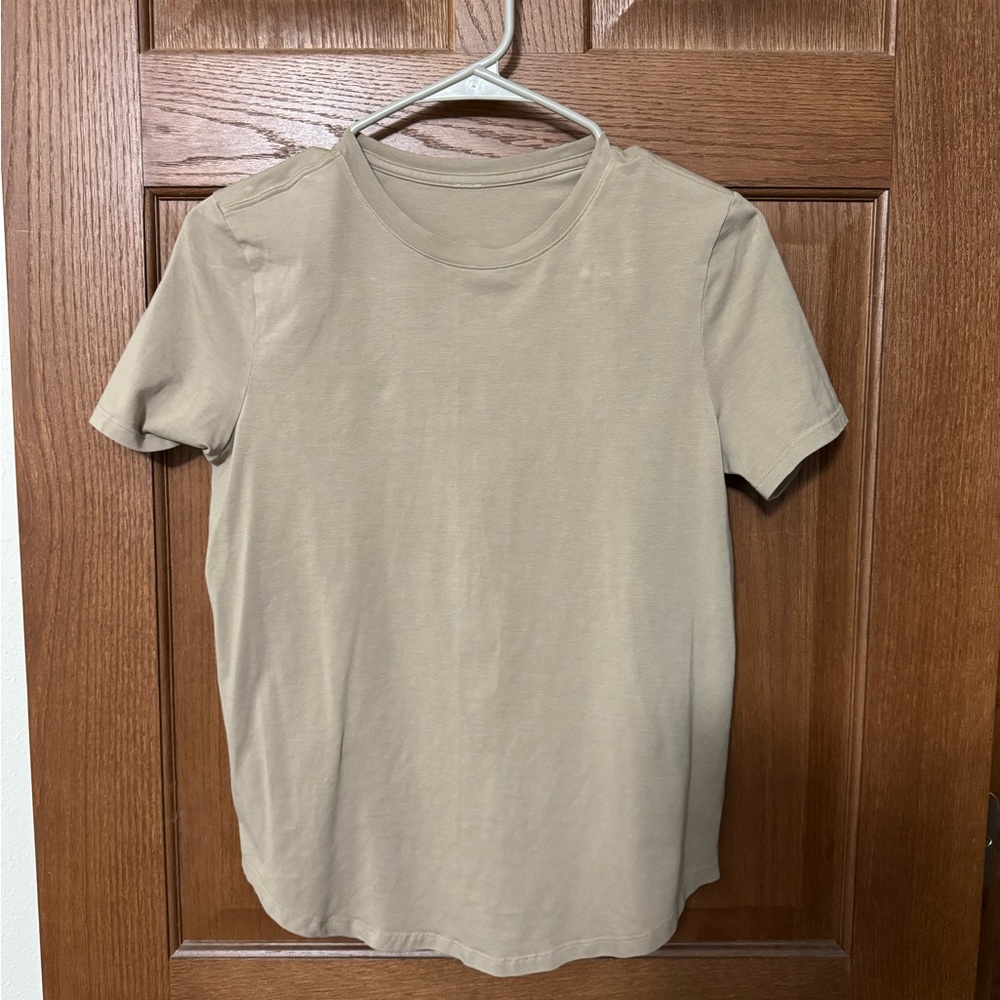 Lululemon Women’s Tan T-Shirt
